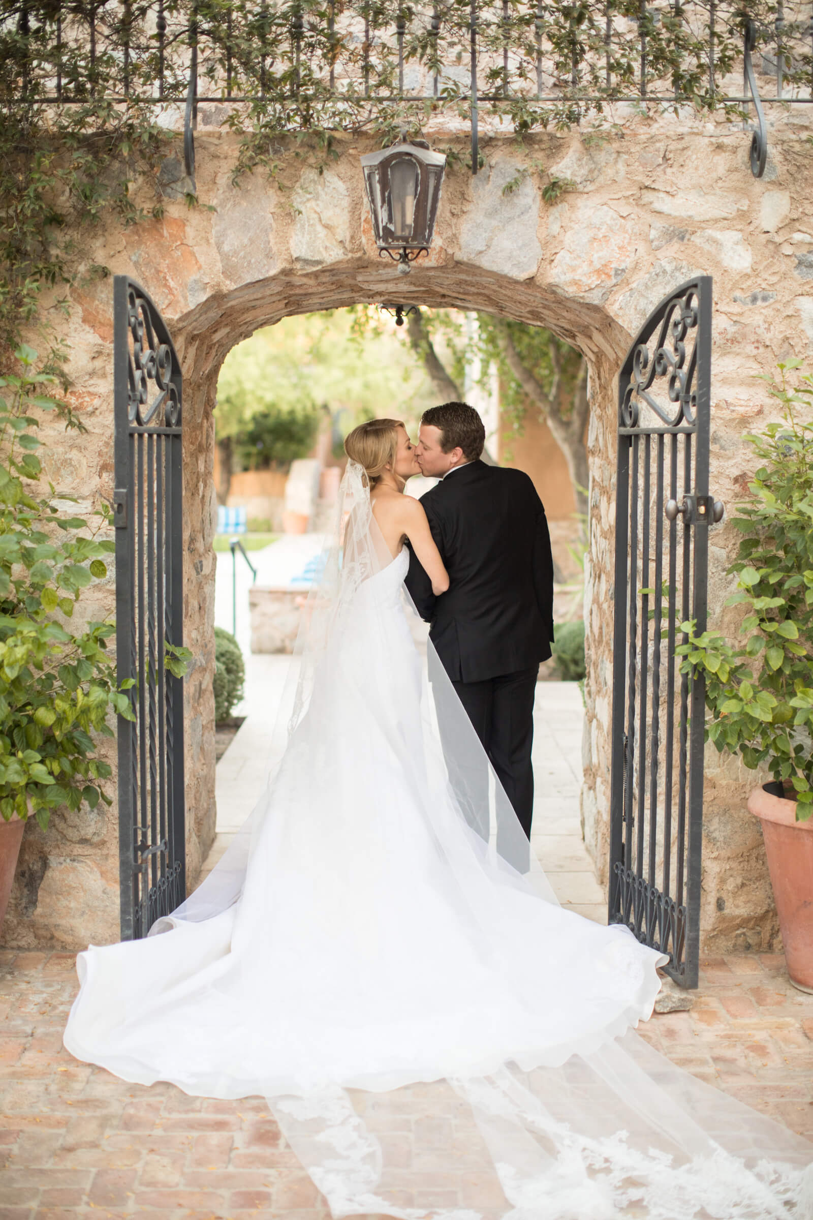 Saluti Scottsdale for Julie Price and Alex Barnes - John Cain Photography