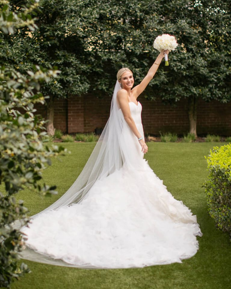 Hanna Fobare Bridals