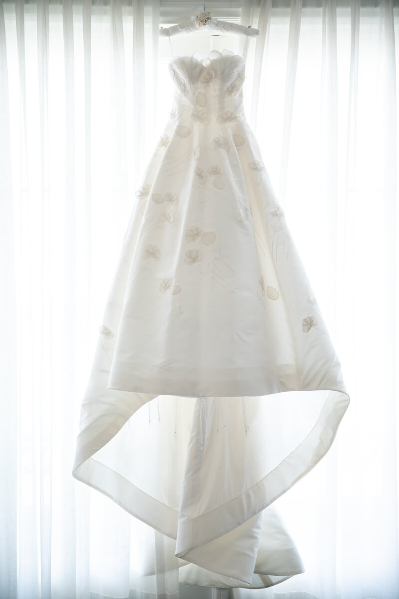 oscar de la renta bridal gown hanging
