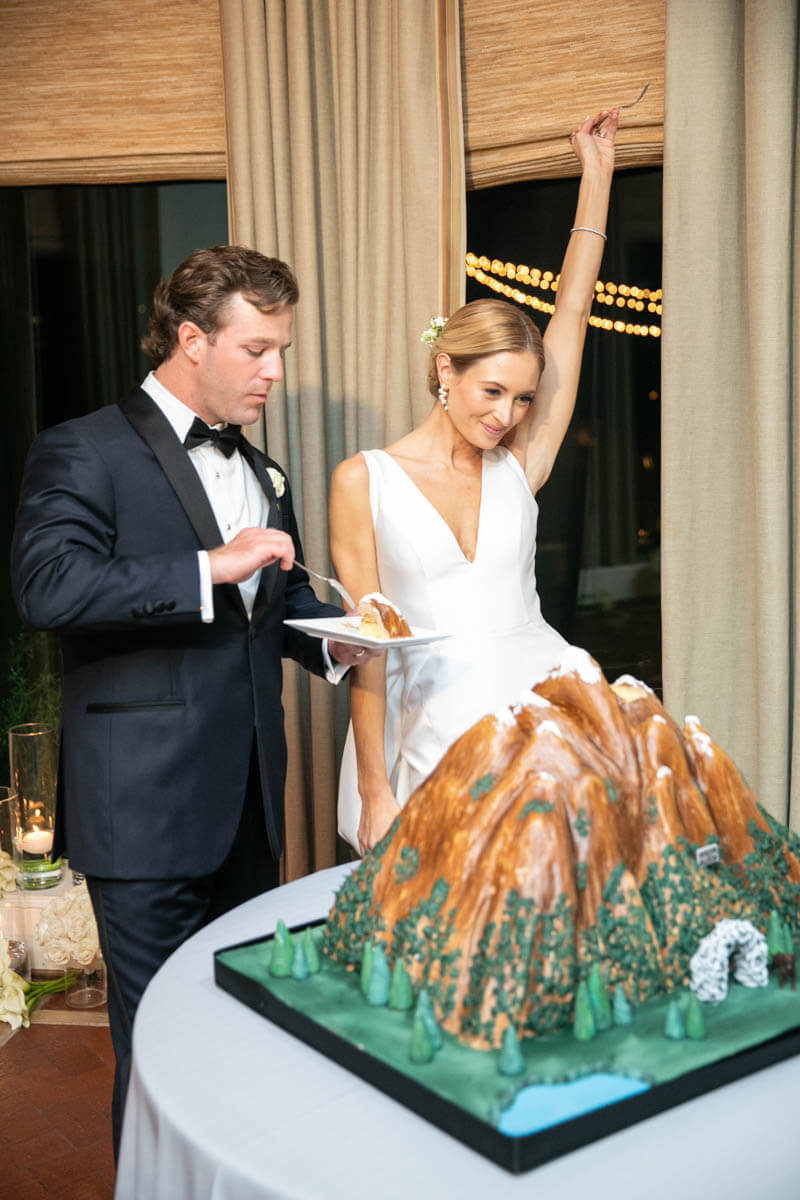 patrick and emily cutting their cake